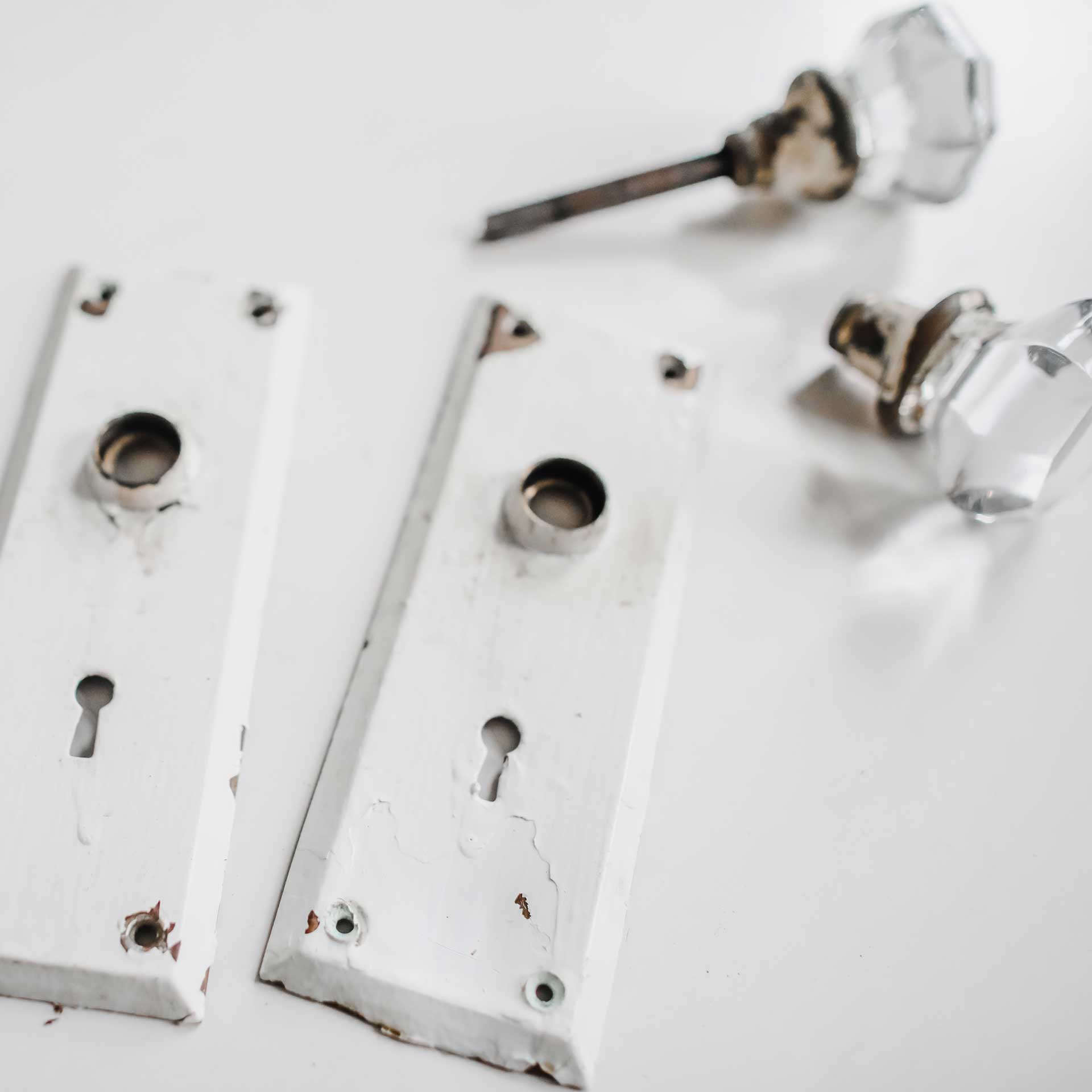 how to restore brass hardware