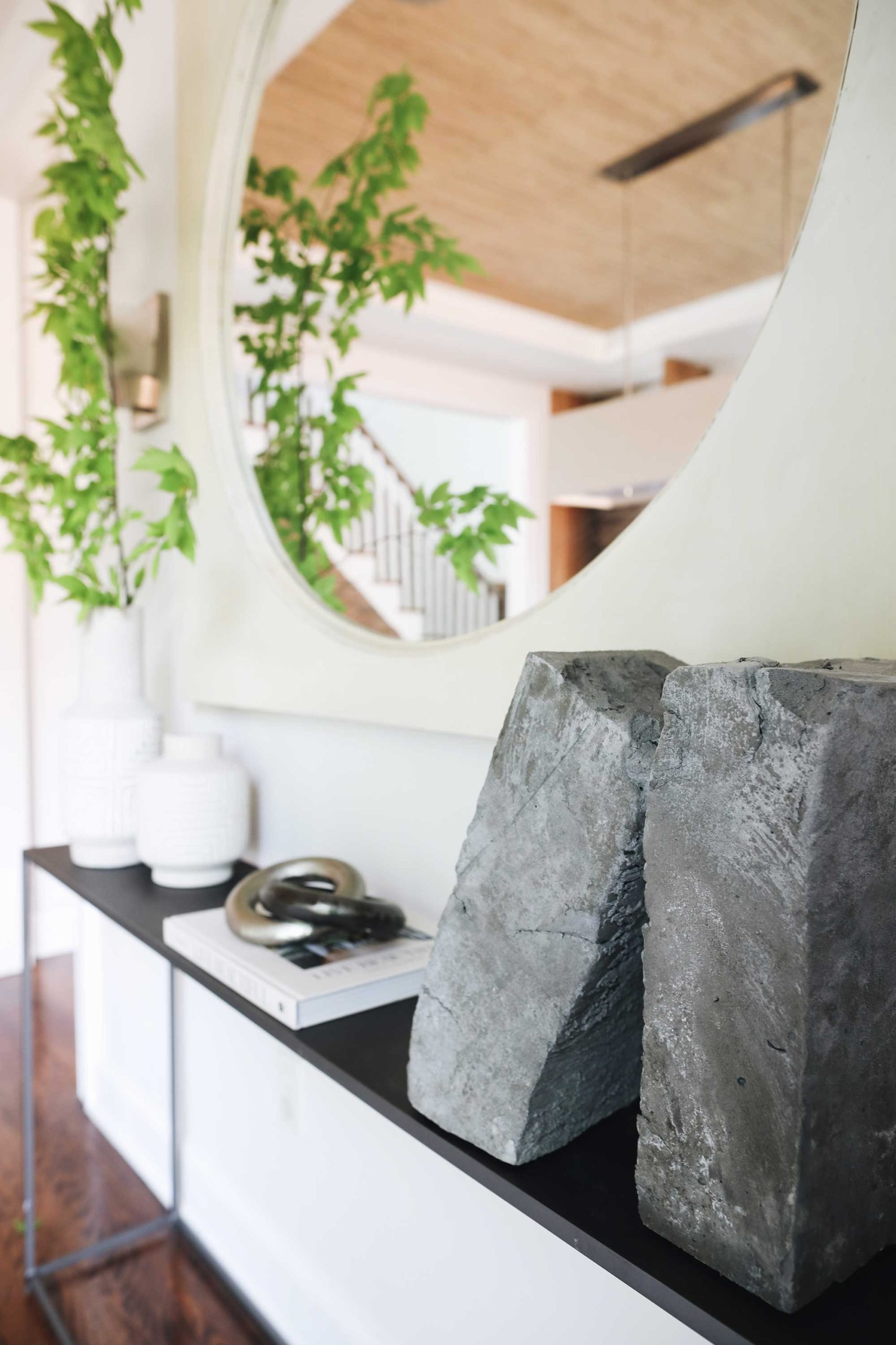 console table decor