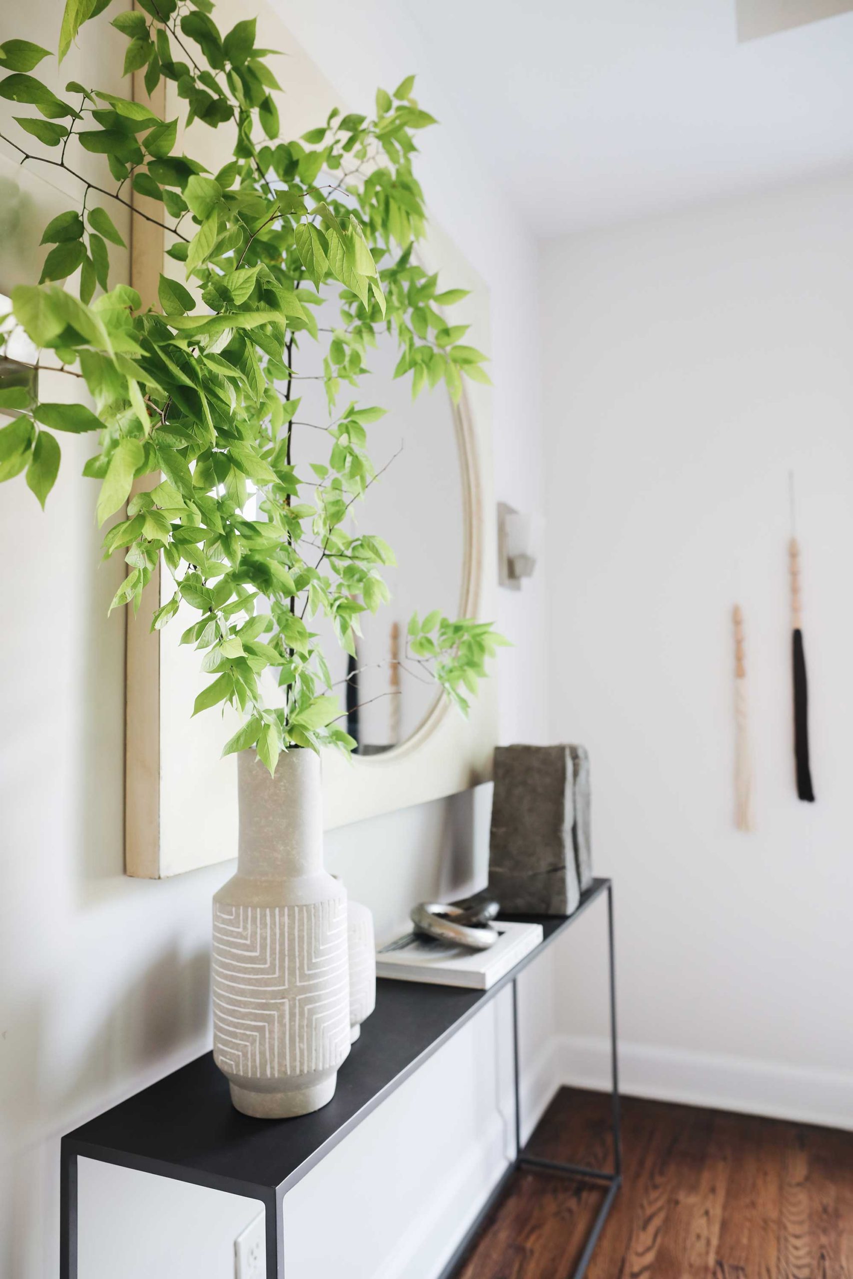 console table decor