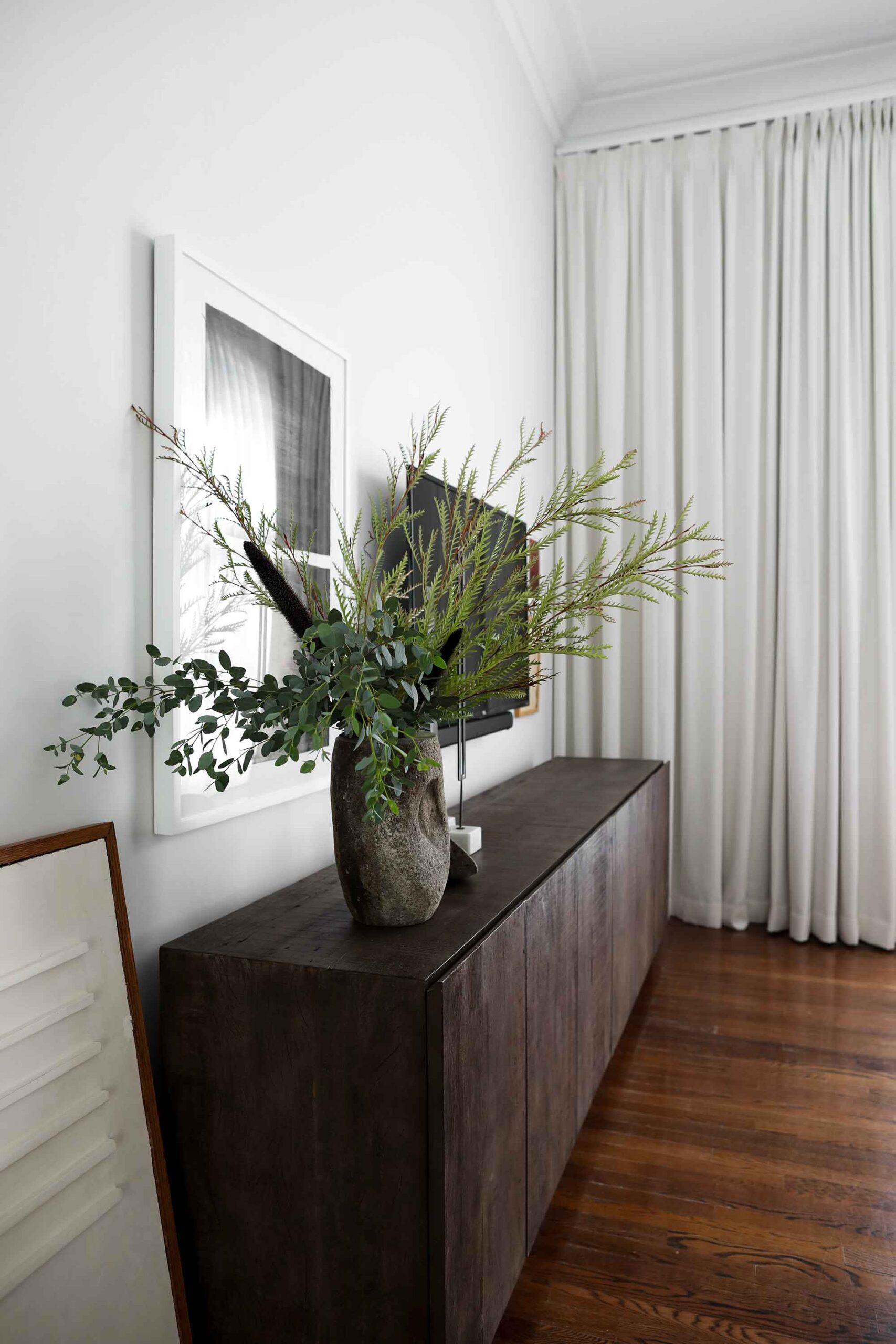 floral arrangement by interior designer Patchi Cancado