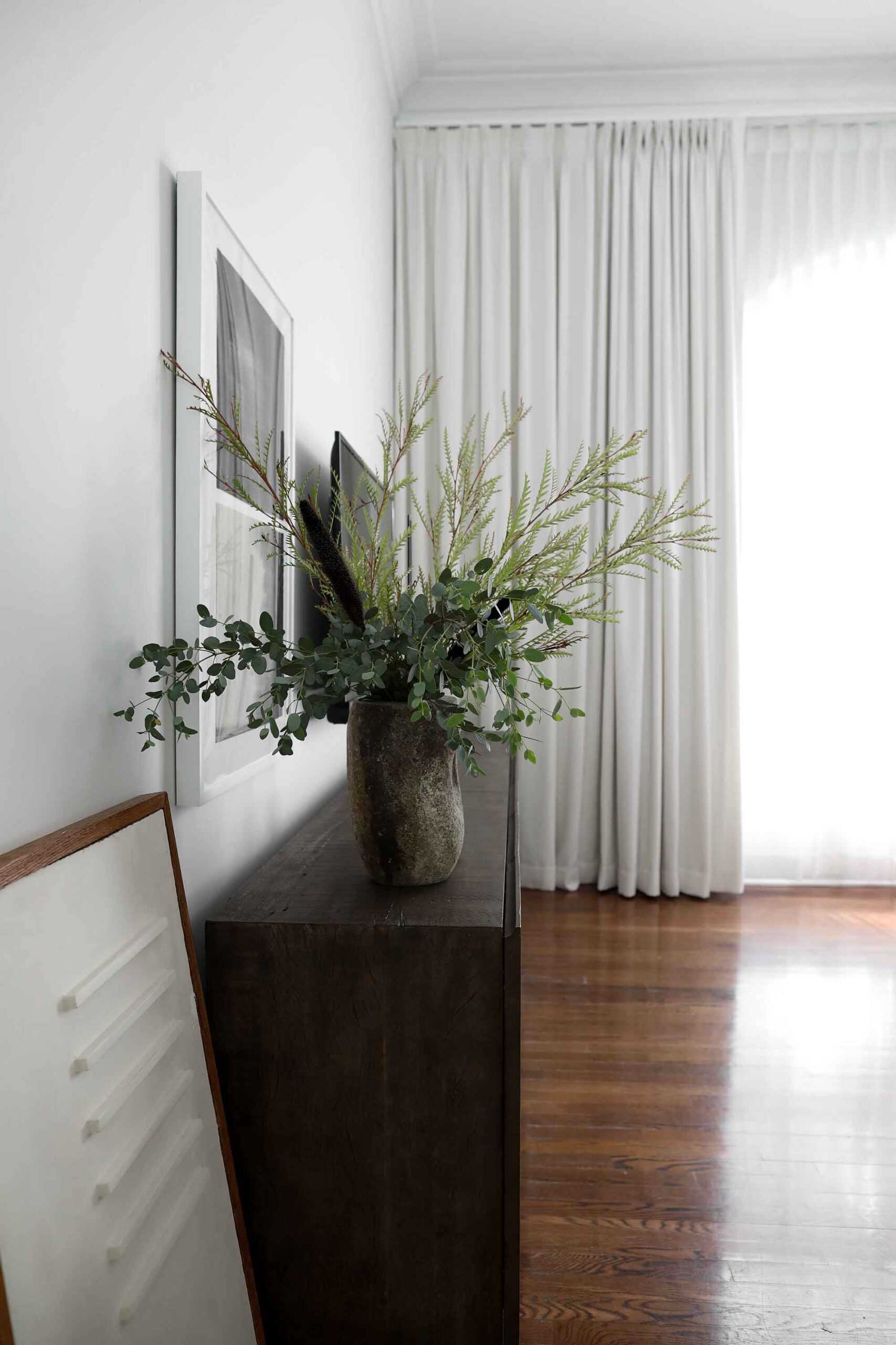 floral arrangement by interior designer Patchi Cancado
