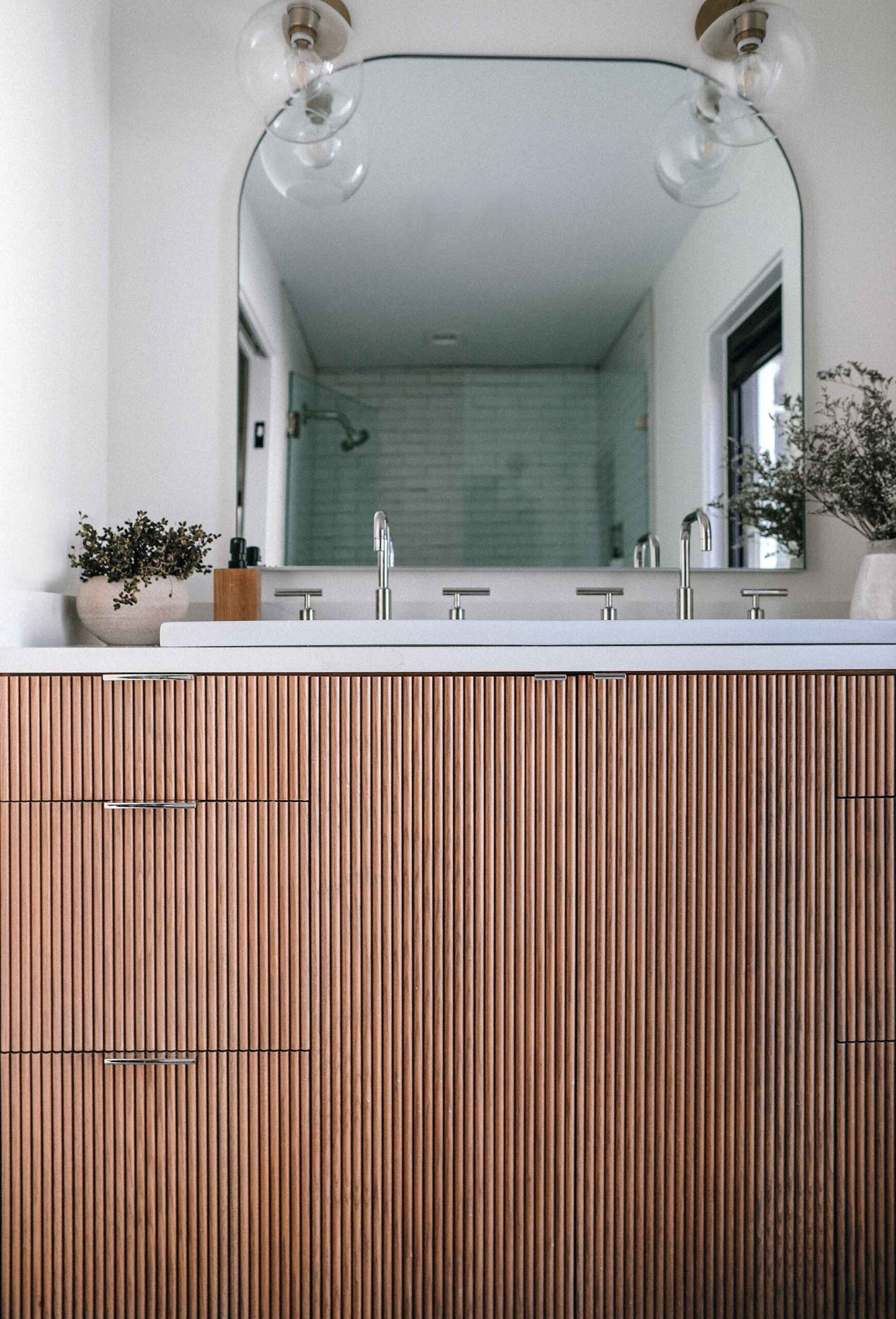 bathroom design by interior designer Patchi Cancado
