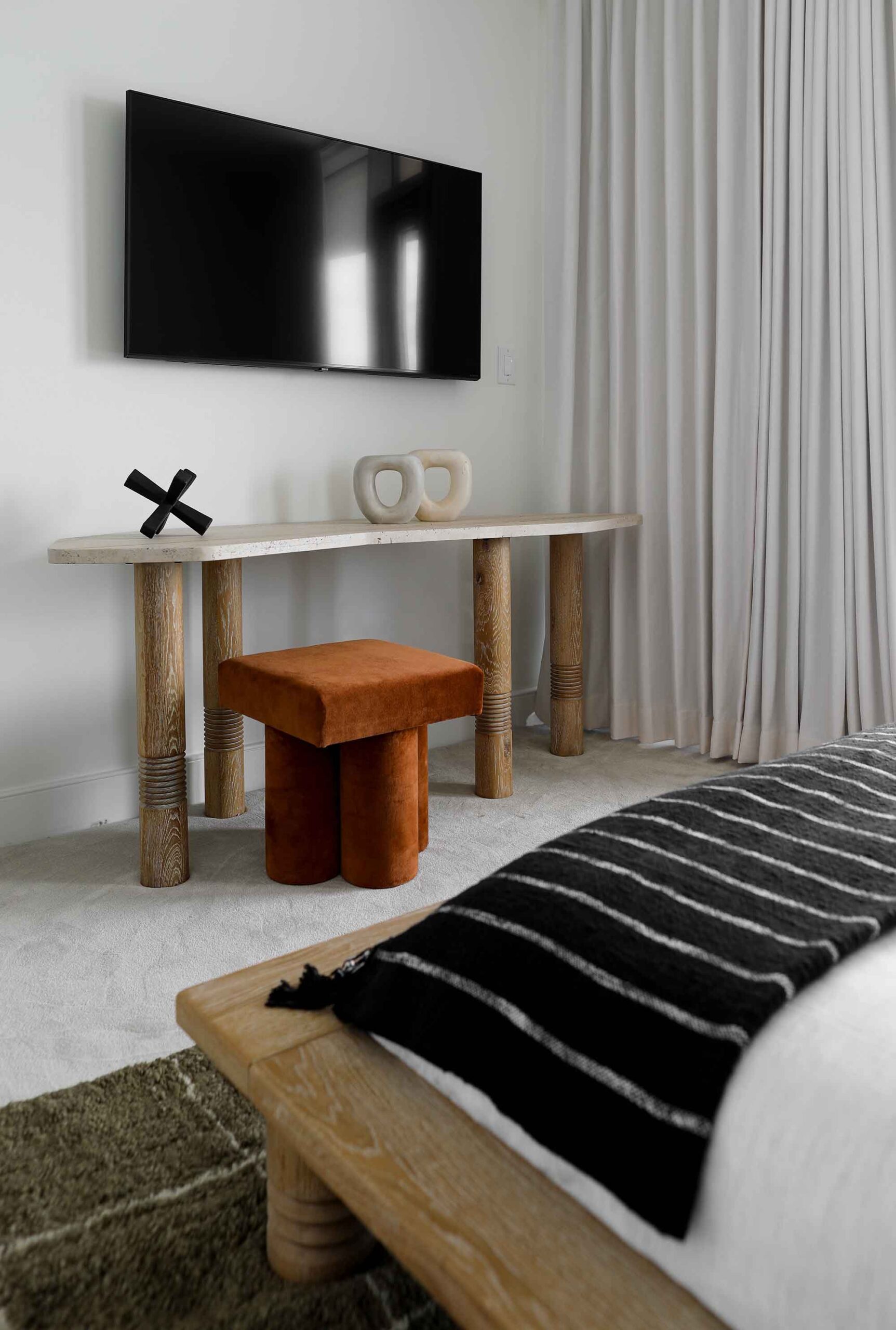 guest bedroom design by interior designer Patchi Cancado