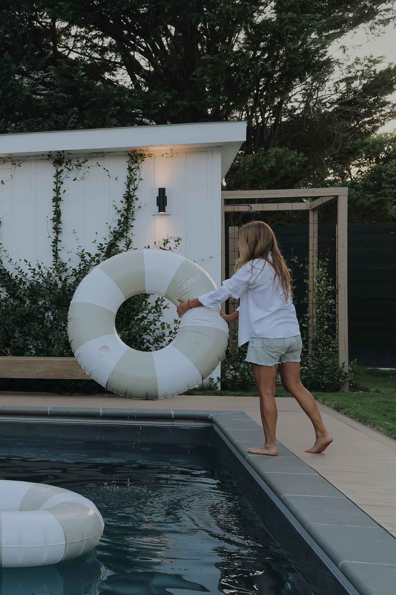 beach outdoor shower design with climbing vines beach outdoor shower design with climbing vines